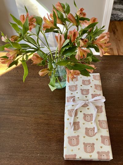 Gallery photo for bear-flowers.jpg