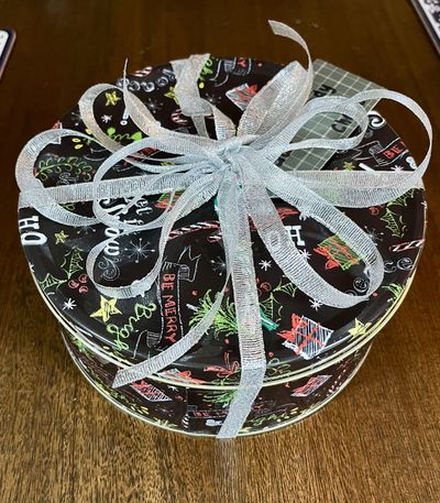 Gallery photo for white-ribbon-tin.jpg